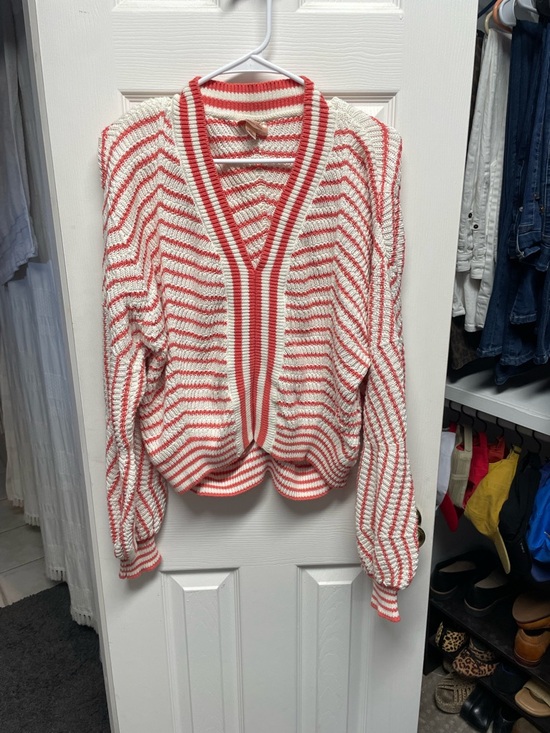 willow & root Sweaters - Striped V-Neck Knit Sweater in Cream & Coral